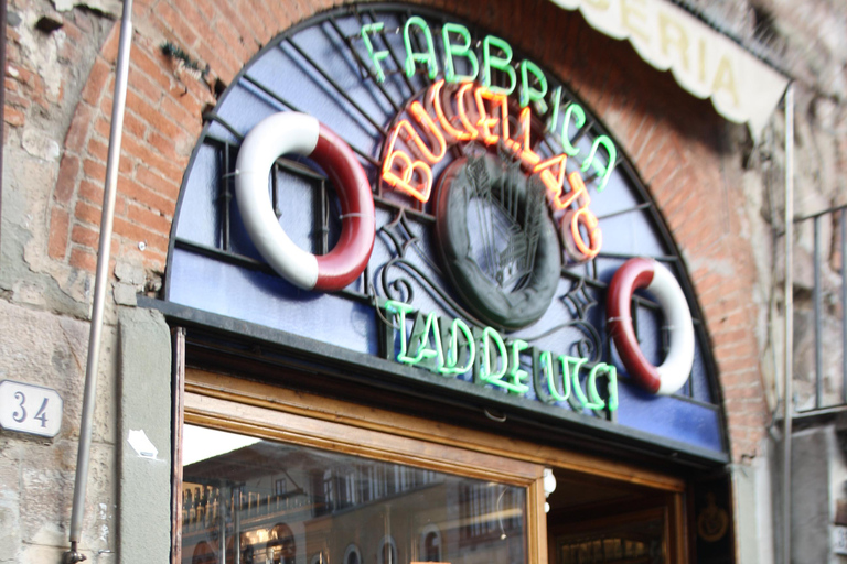 BÁSICO Lucca: participe de um passeio a pé imperdível! (Inglês)BÁSICO Lucca: participe de um passeio a pé "imperdível"! (Inglês)