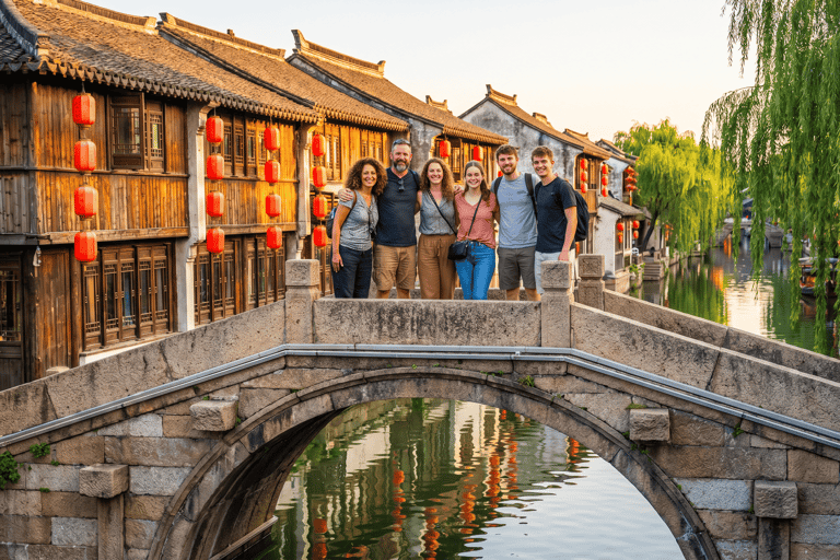 Beijing: Gubei Water Town Day-to-Evening Trip Beijing: Gubei Water Town Day-to-Night Experience Tour