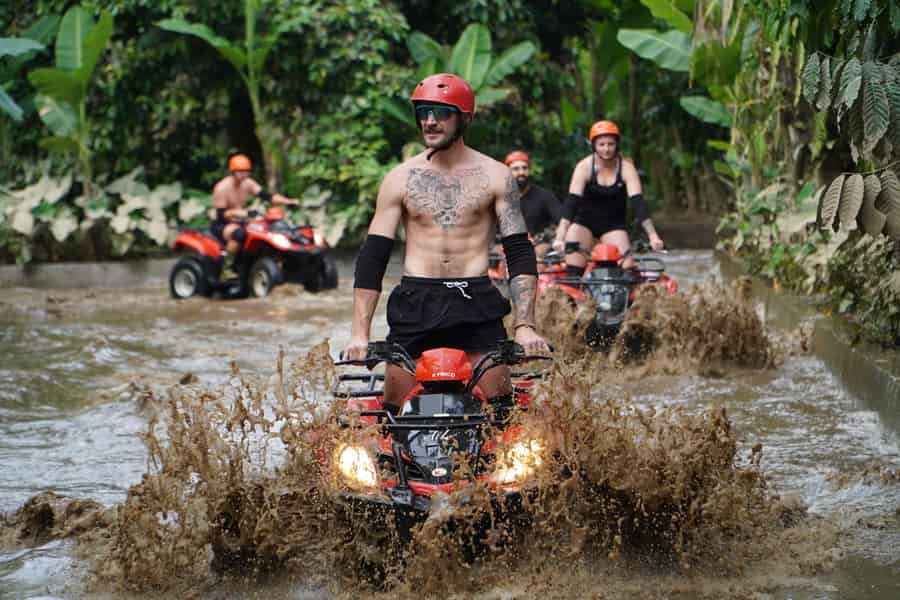 Ubud: Gorilla Face ATV Quad Bike Abenteuer mit Mittagessen. Foto: GetYourGuide Ubud: Gorilla Face ATV Quad Bike Abenteuer mit Mittagessen. Foto: GetYourGuide