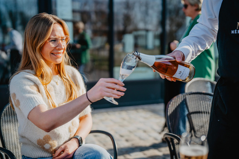 Boat trip & wine tour in Bruges