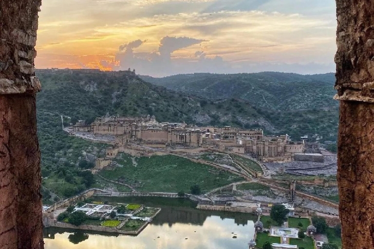 Jaipur: Private ganztägige geführte Stadtrundfahrt mit dem AutoPrivate Tour mit Auto, Fahrer und Reiseleiter