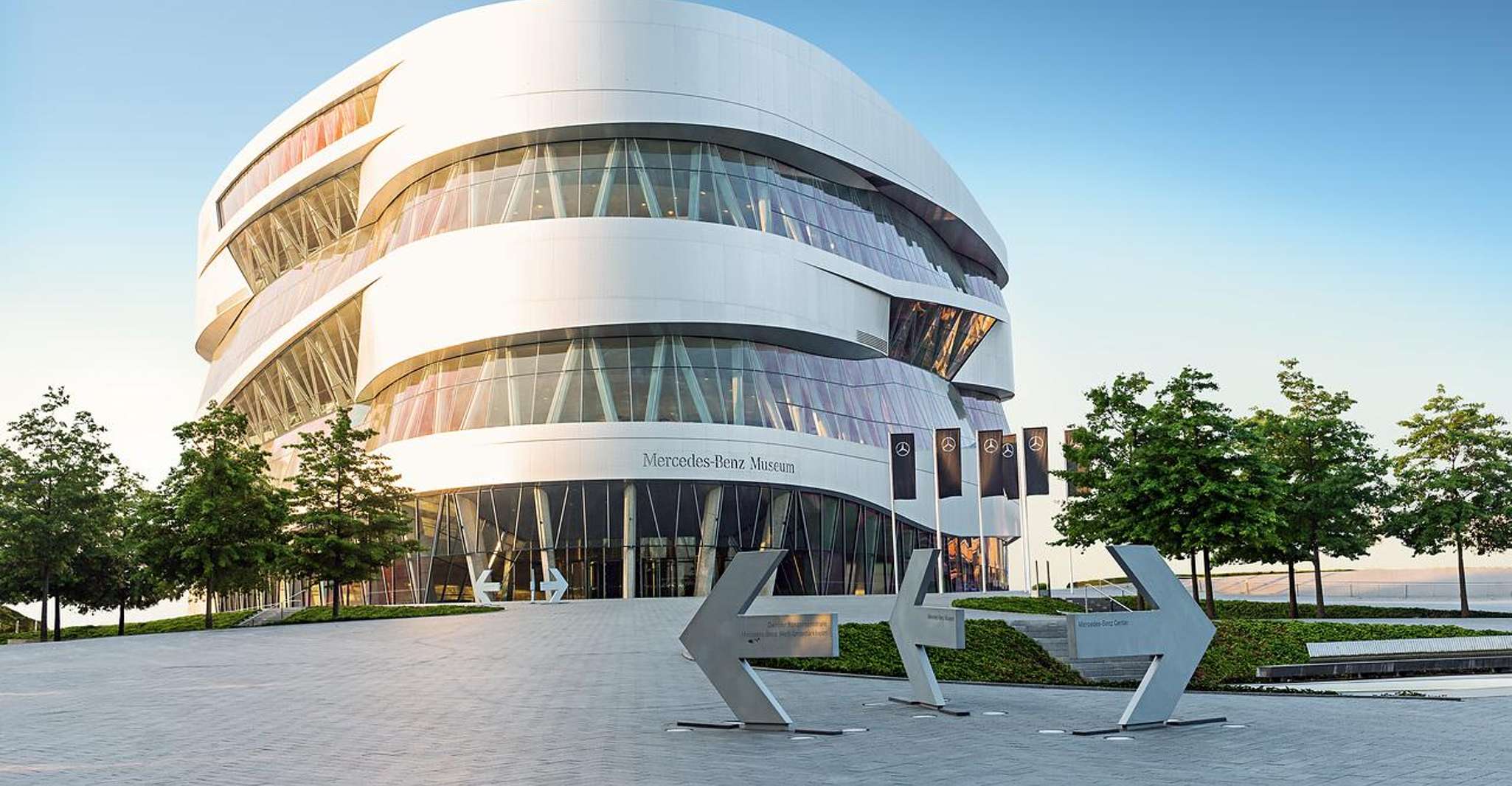 Stuttgart: Mercedes-Benz Museum Entry Ticket