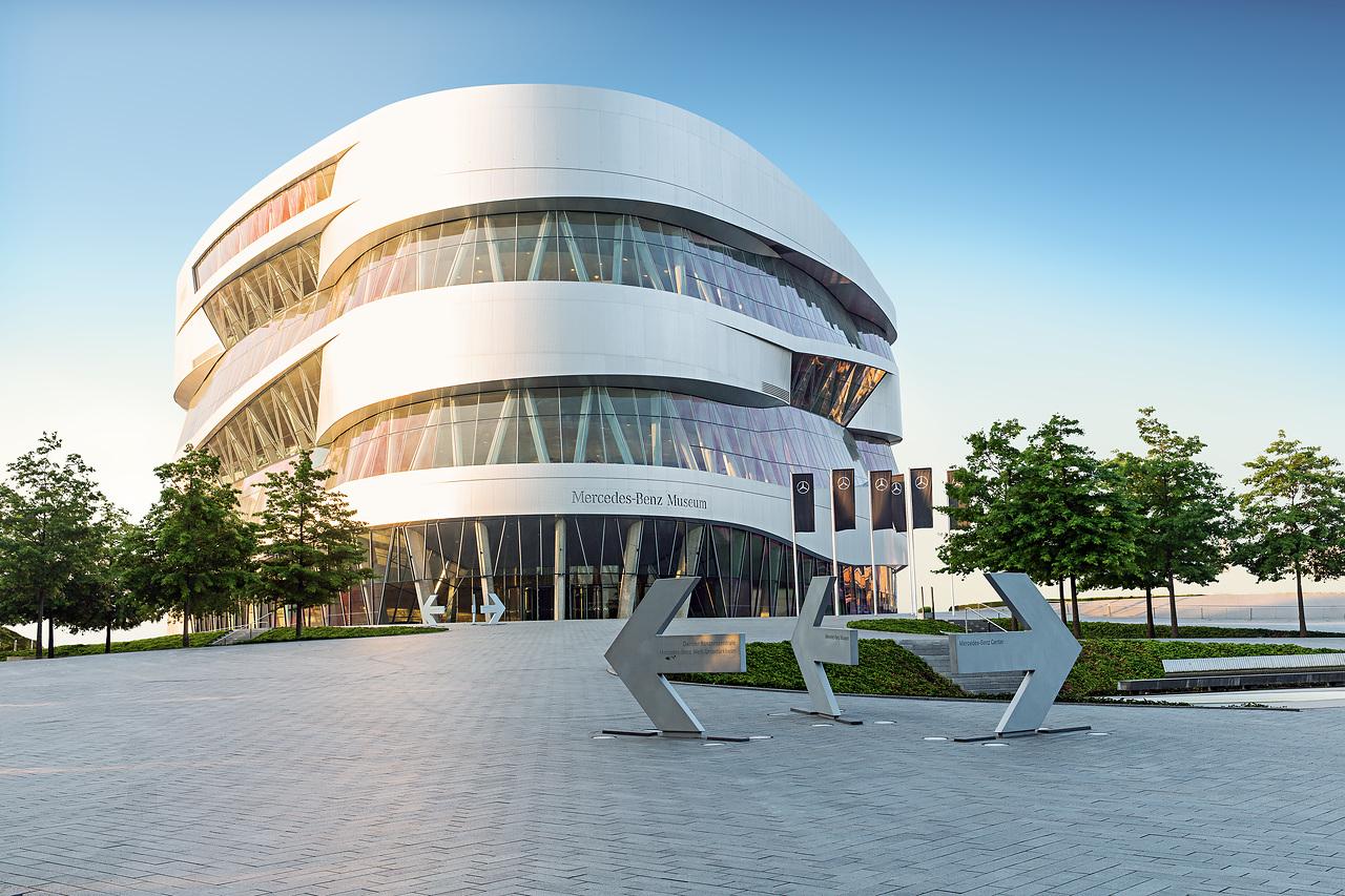 Stuttgart: Ticket für das Mercedes-Benz Museum
