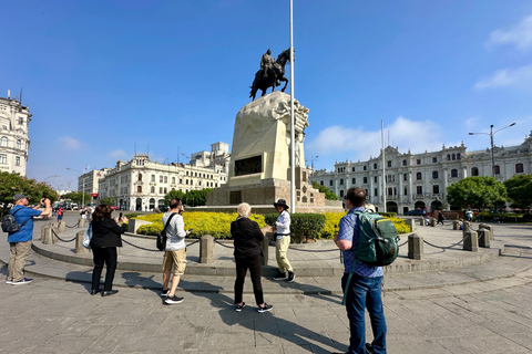 Lima´s coolaste stadsdelar: Stadsvandring + Lunch + Barranco-turMed upphämtning och avlämning på flygplatsen