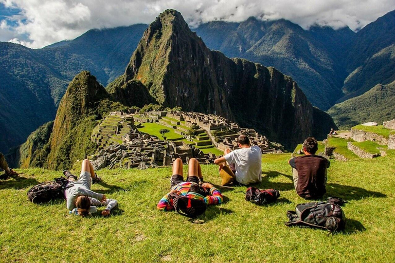 Machu Picchu: Circuit 2 (Classic Route) + Bus & Local Guide Circuit 2A : Guided Tour Machu Picchu