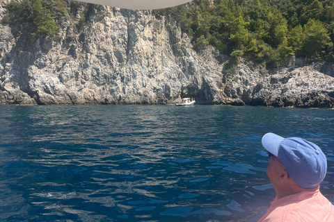 Private Amalfi Coast Boat Tour by boat with Aperitif & snack Private Amalfi Coast Boat Tour by Gozzo with Skipper & Drink