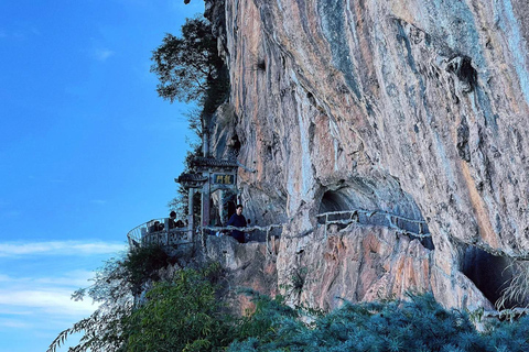 Kunming: Yunnan Ethnic Village & Western Hills Private Tour Private Tour with Pickup/Dropoff