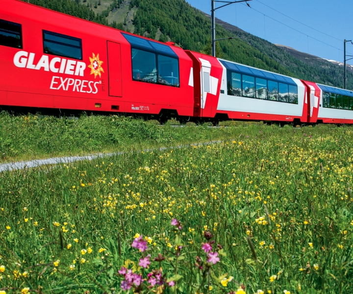 Swiss Travel Pass: Unbegrenzt Fahrten mit Bahn, Bus & Schiff