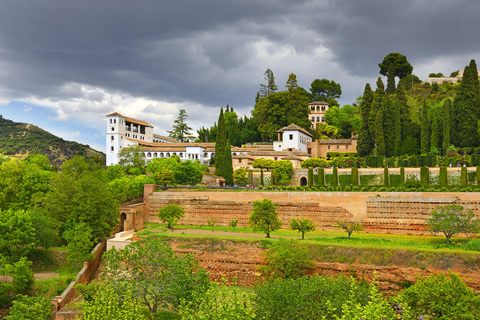 Granada: Alhambra with Nasrid Palaces Audio-Described Tour Granada: Alhambra and Generalife Audio-Described Tour