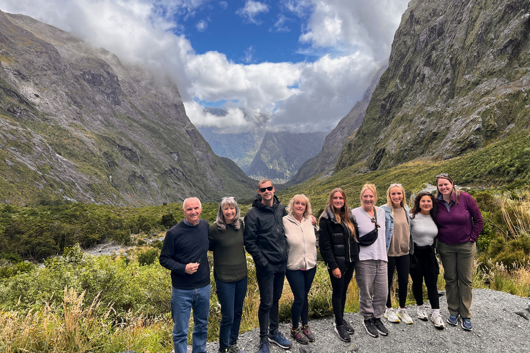 Queenstown: Milford Sound Premium Tour with Cruise Milford Sound Premium Tour with Cruise including lunch