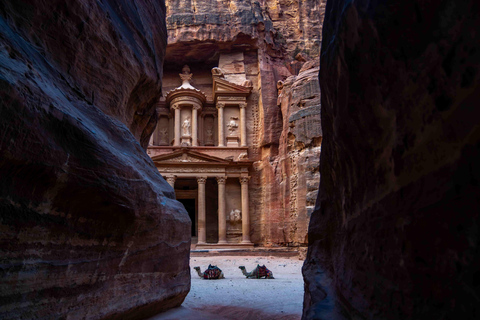 Petra to Wadi Rum Hiking Tour (7 Days) | All-Inclusive