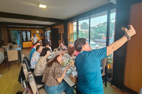 Kathmandu: Ason Market Walking Tour with Food Tastings