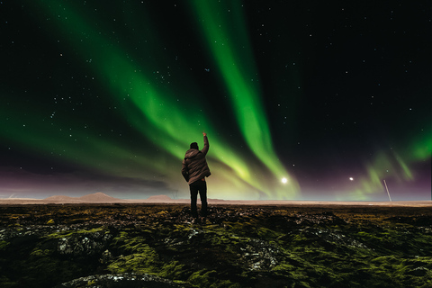 Reykjavik: tour premium dell&#039;aurora boreale con foto gratis