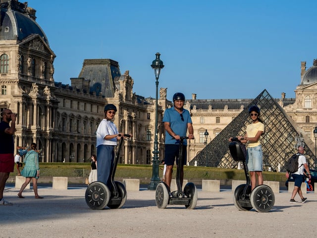 Paris: Tur privat ghidat pe segway