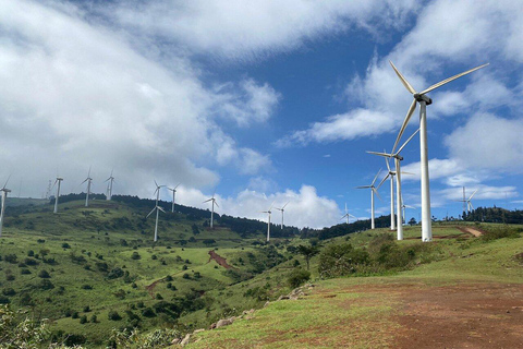 Nairobi: Ngong Hills Hike and Kite Flying Tour