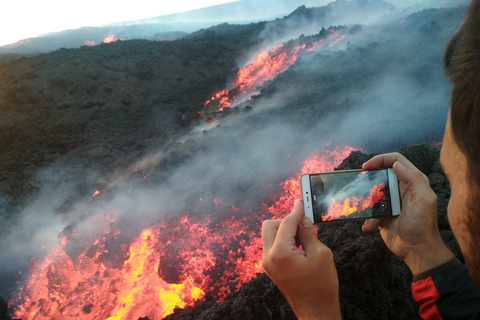 Etna: Trekking ai crateri sommitali a 3340 metri