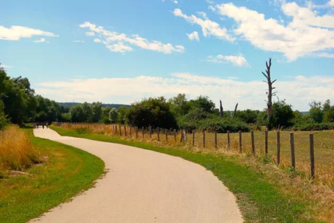 Bike tour from Vernon to Giverny with local guide