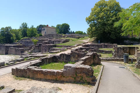 Lugdunum: Lyon, a Roman Colony Lugdunum: Lyon, a Roman colony
