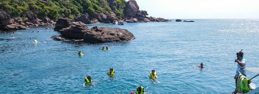 Phu Quoc : Excursion en téléphérique et plongée en apnée sur 4 îles en bateau rapide