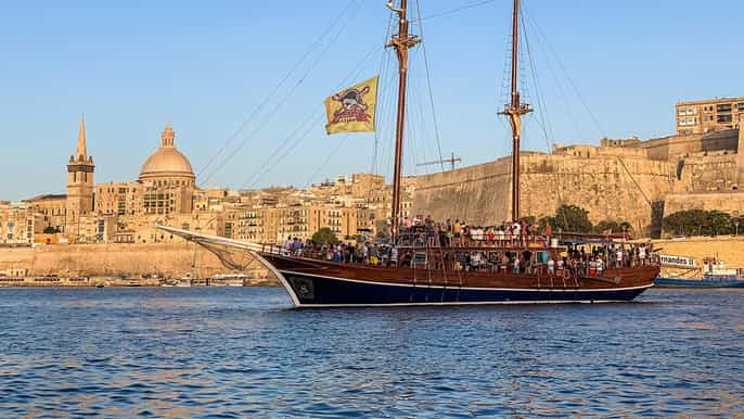Malta: Festa in barca dei pirati con bevande e cibo