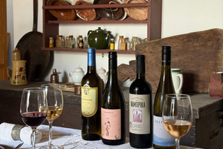 Naxos: Ursulines Monastery Tour with Wine and Cheese Tasting