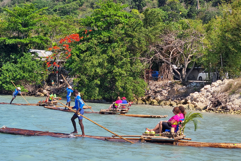 Montego Bay e Negril: Ocean Bamboo Rafting, Zip &amp; Horseback