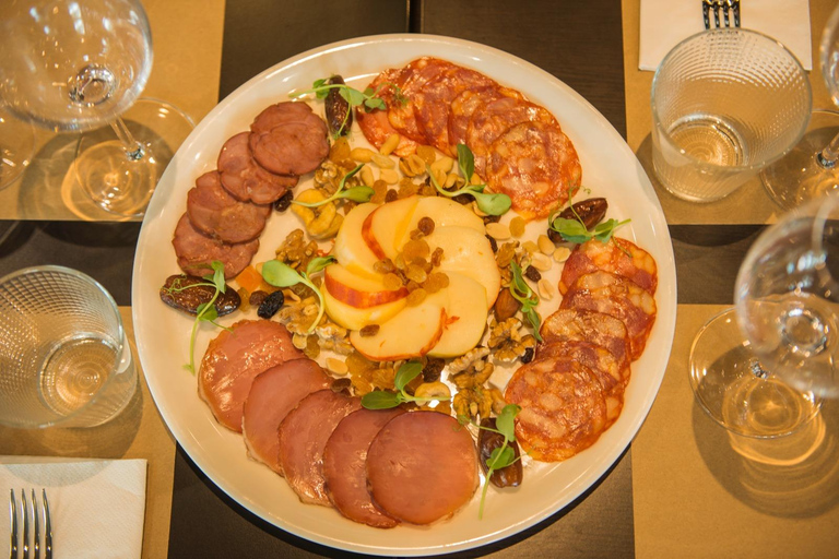 فونشال: تذوق النبيذ البرتغالي مع الساقي