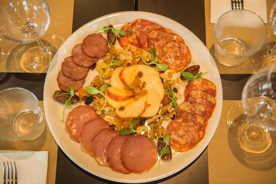 Funchal: Portugiesische Weinverkostung mit Sommelier. Foto: GetYourGuide Funchal: Portugiesische Weinverkostung mit Sommelier. Foto: GetYourGuide