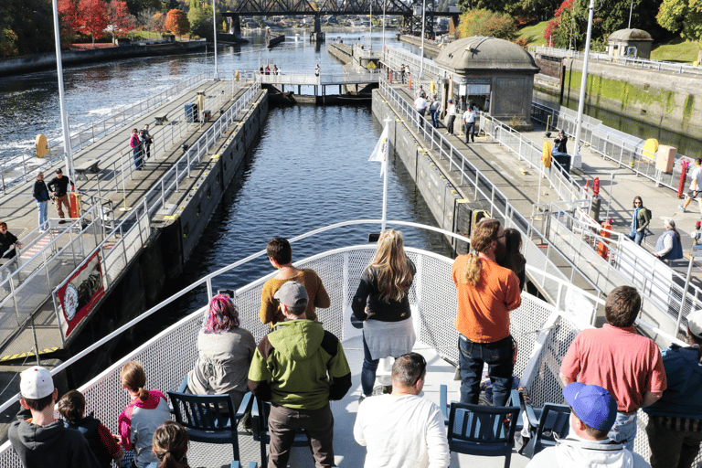 Seattle: Locks Cruise with Local Guide Departs From AGC Marina/Lake Union with Return Bus