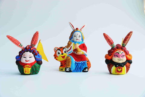 Beijing: Traditional Craft Workshop in Hutong