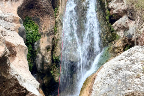 Muscat: avventura di canyoning nel Wadi Mibam con discesa in corda doppia