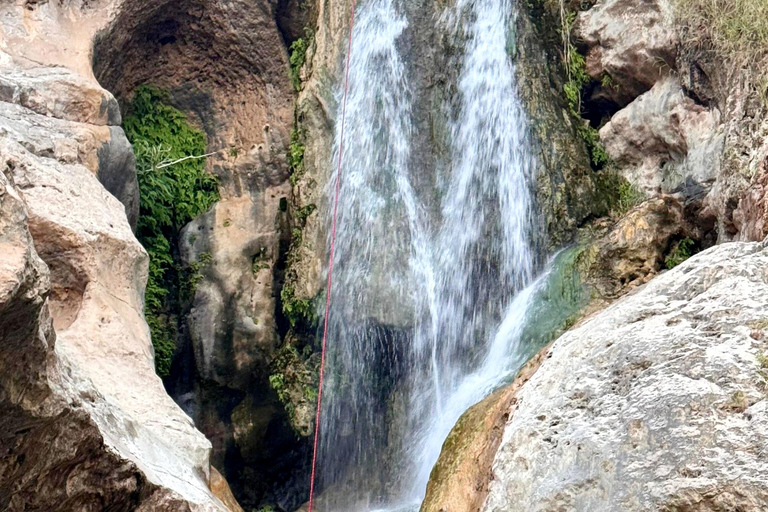 Muscat: avventura di canyoning nel Wadi Mibam con discesa in corda doppia