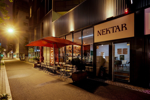 Cocktail classes with a professional (hands-on workshop) Cocktail class with a professional (hands-on workshop)