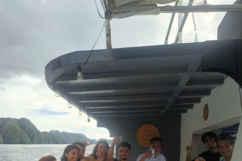 Coron Lujoso Trimarán Privado /Almuerzo Gourmet y Snorkel