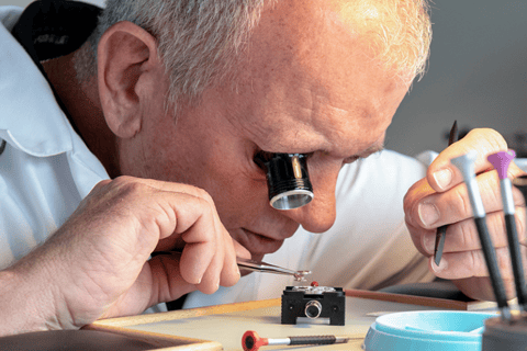 Geneva or Le Noirmont: Suisse Watchmaking Workshop Le Noirmont: Suisse Watchmaking Workshop
