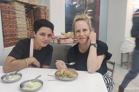 Mumbai : visite culinaire avec dégustation de 7 à 8 platsMumbai : Visite culinaire dans les rues avec 7 à 8 dégustations