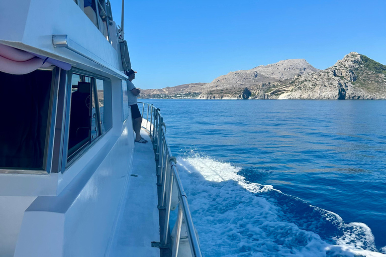 Kolympia : croisière d&#039;une journée en yacht avec transfert, repas et boissons