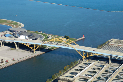 Milwaukee: Helicopter Rides Over Downtown & Lakefront Downtown Helicopter Ride