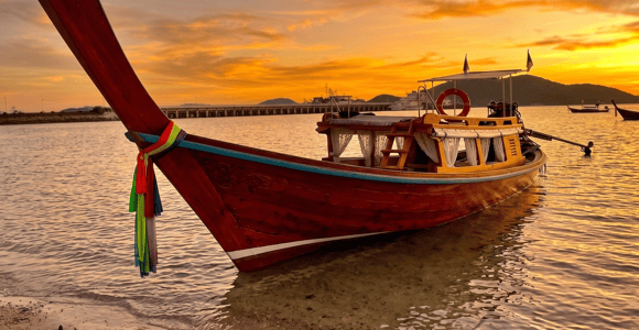 Phuket: Private Longtail Boat Trip to Koh Hey (Coral Island)
