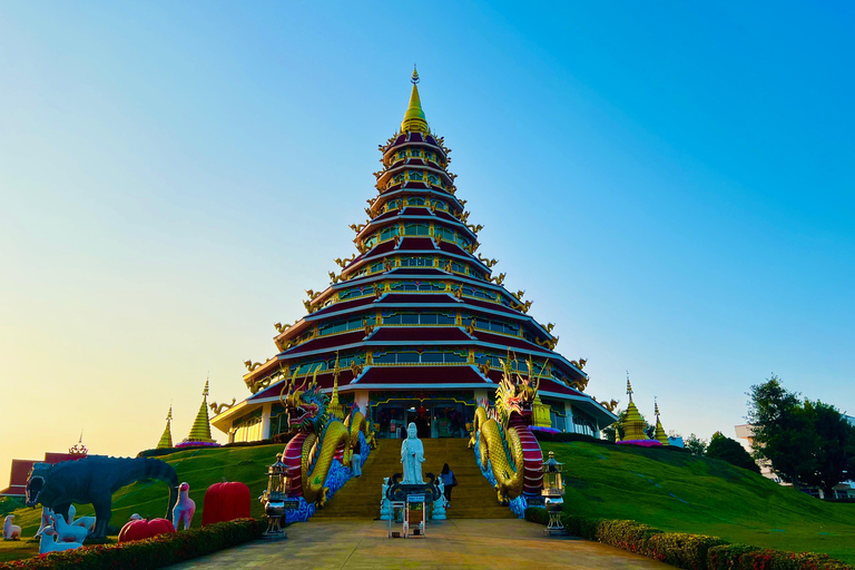 Chiang Mai: Chiang Rai-White-Blue-Big Buddha &amp; Lalitta Café[Privat] Chiang Rai-Weiß-Blau-Big Buddha &amp; Lalitta Café
