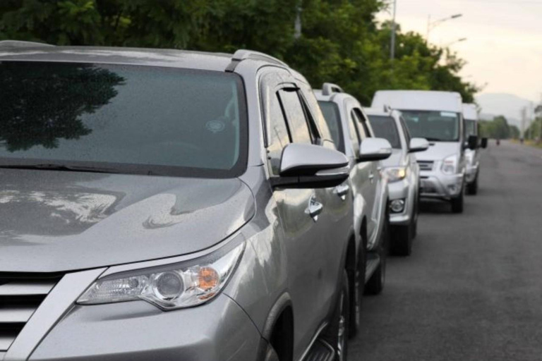 De Hoi An a Hue: coche privado con conductor de habla inglesa y visitas turísticas