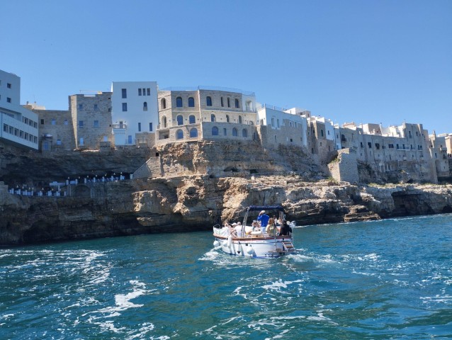 Visit Monopoli 2.5h Cruise in gozzo to the Polignano a Mare Caves in Mola di Bari