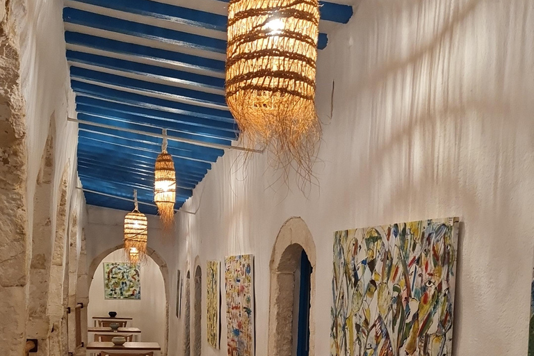 HoumetSouk: Tempo livre no mercado e chá de menta no famoso El FondoukHoumetSouk: Tempo Livre no Mercado e Chá de Hortelã no famoso El Fondouk