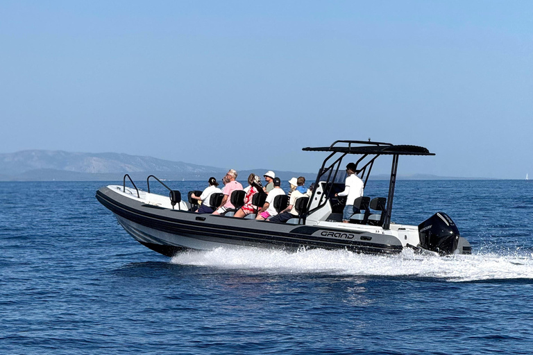 Makarska: 3-Island Speedboat Tour with Cave and Blue Lagoon Tour with Pick-up