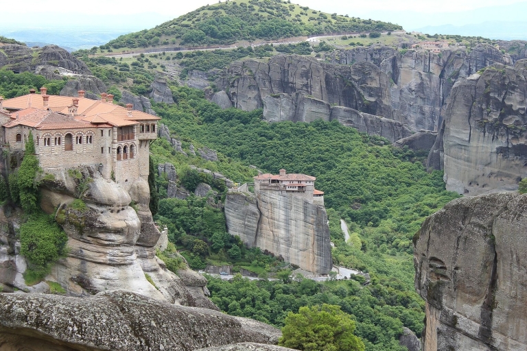 Z Aten: prywatna 2-dniowa wycieczka Meteory i Delphi3-gwiazdkowy hotel