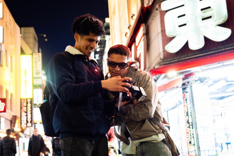 Tokyo: Shinjuku Neon Night Photo Tour