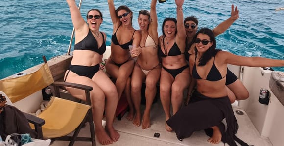 Fuengirola: Dolphin Watching Tour with Snacks and Drinks