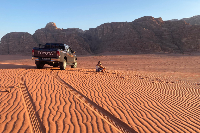 Wadi Rum: Tour in jeep di 3 ore nel desertoWadi Rum: tour in jeep di 3 ore nel deserto