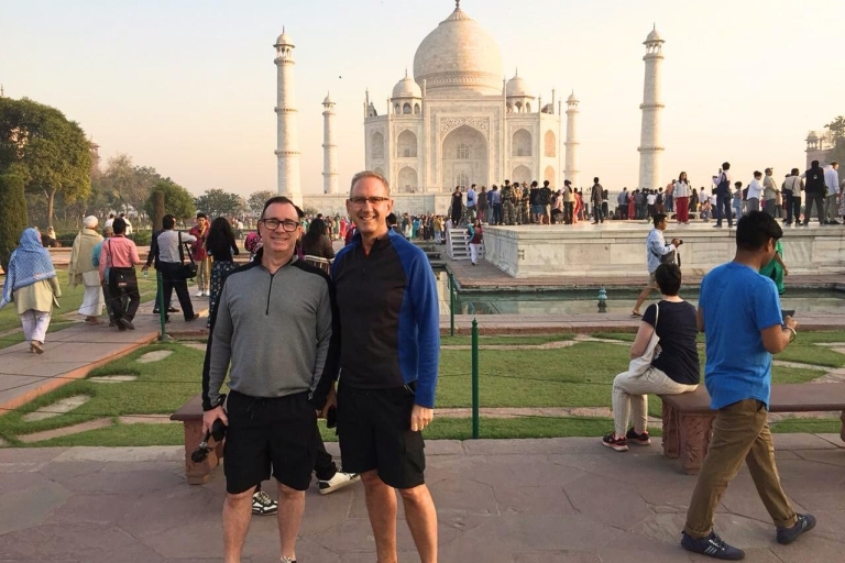 Ab Mumbai: Taj Mahal & Agra Private geführte TourPrivate Tour ab Mumbai - nur Auto, Fahrer und Reiseleiter