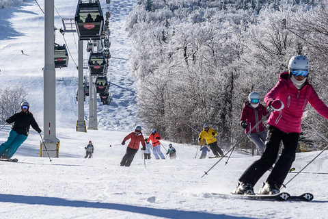 Montreal: Jazda na nartach lub snowboardzie z przewodnikiem w lasach QuebecuTwilight to Starlight: Nocna przygoda na nartach